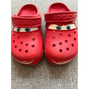 Crocs Kids Disney Pixar Lightning McQueen Cars Red Clogs Slip On Shoes 204116
